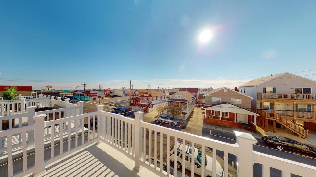 Beach House Steps Away From The Boardwalk And Beach With Ocean Views In Seaside Heights! Ngoại thất bức ảnh