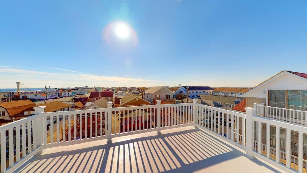 Beach House Steps Away From The Boardwalk And Beach With Ocean Views In Seaside Heights! Ngoại thất bức ảnh