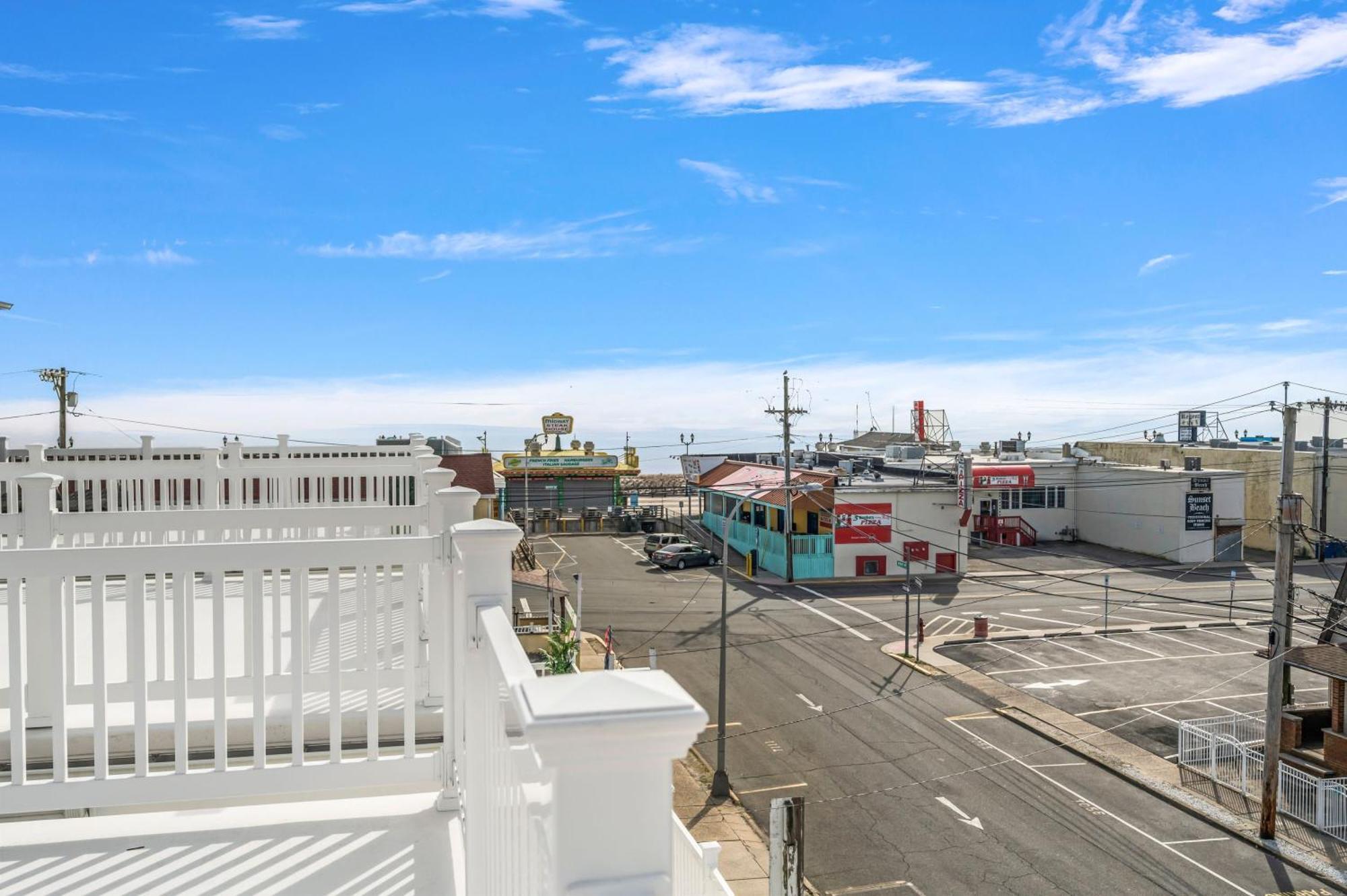 Beach House Steps Away From The Boardwalk And Beach With Ocean Views In Seaside Heights! Ngoại thất bức ảnh